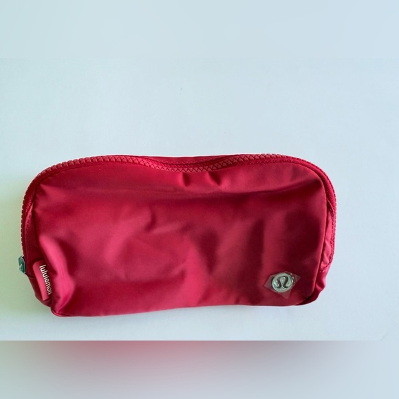 Lululemon Everywhere Belt Bag 1L Cherry Mist Fanny Pack Crossbody Designer New - Picture 9 of 16